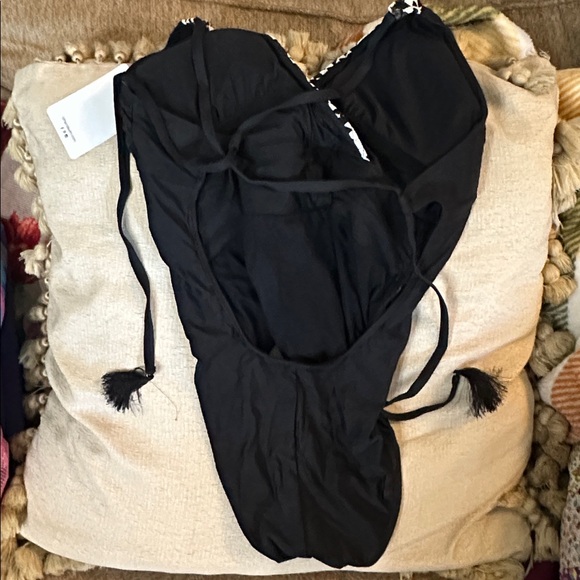 ATHENA Women's Mystique Surplice One Piece Swimsuit Black& White, 12 NWT - Picture 4 of 8